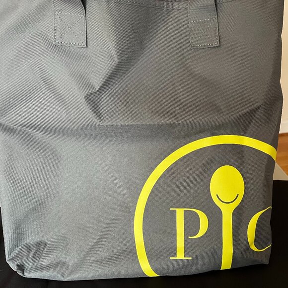 Pampered Chef Consultants Tote Set- with Large Tote,Tablecloth, Money Pouch, Bag - Picture 4 of 5